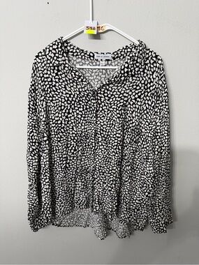 Women’s Alex & Jordan 2X Black White Abstract Print Button Front Blouse